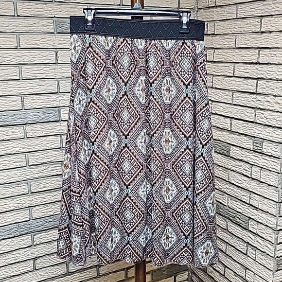 LuLaRoe Dresses & Skirts - LuLaRoe Skirt Sz Large Boho Looking!